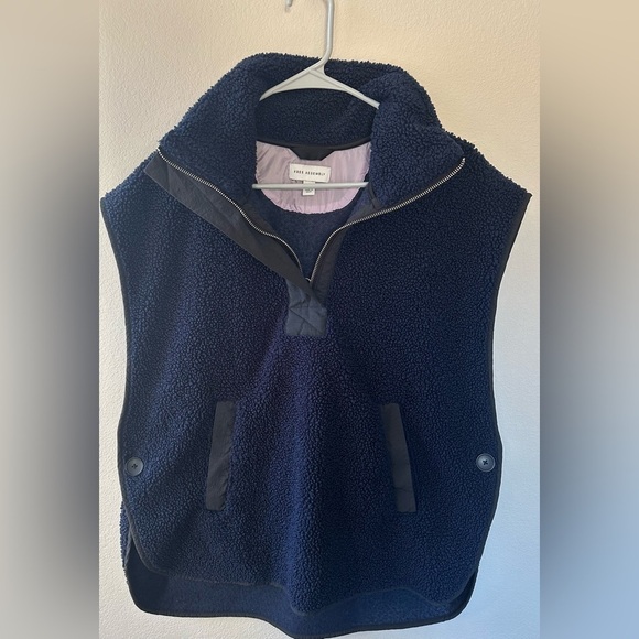 Free Assembly Women's Teddy dark blue Fleece Popover Vest, Size S - Picture 5 of 10